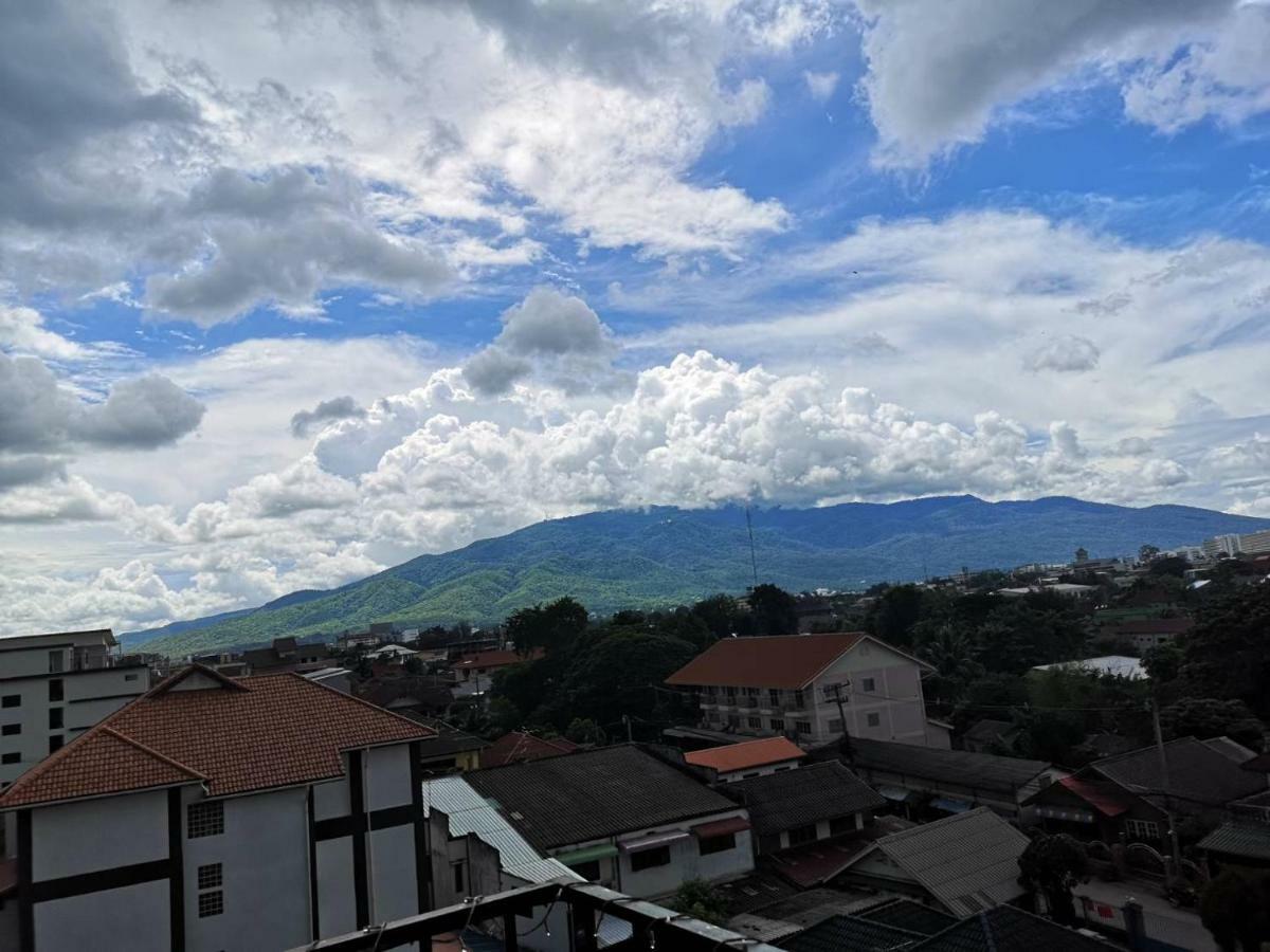 Hotel Yadana Chiangmai Chiang Mai Exterior foto